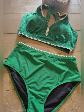 High-Waist Green Swim Set with Contrast Trim M